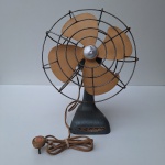 Lindo e antigo Ventilador de mesa da marca Citylux. Peça no estado da foto, sem testes de funcionamento.