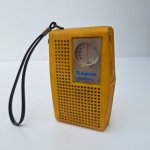Rádio Vintage, Portátil SIMPSON GENESONIC, amarelo, com alça. Peça no estado da foto, sem testes de funcionamento.
