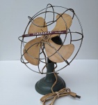 Vintage, Ventilador de mesa ELETROMAR Westinghouse, estrutura e hélice de ferro. 110Volts. Peça no estado da foto, sem testes de funcionamento.