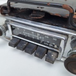 Radio antigo Chevrolet  MOTORADIO para carros. Peça no estado das fotos, sem testes de funcionamento.
