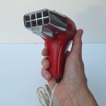 Lindo MINI SECADOR de cabelo portátil, antigo, década de 70. Peça no estado das fotos, sem testes de funcionamento.