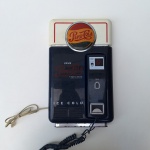 Colecionismo - Telefone Display Promocional PEPSI no formato de geladeira Retrô. Peça no estado das fotos, sem testes de funcionamento.