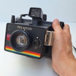 Icônica Câmera POLAROID  EE44 Vintage, fotográfica instantânea. Peça no estado das fotos, sem testes de funcionamento.