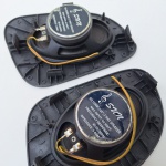 Dupla de Auto Falantes Automotivos . Marca SUN 60W. Peça no estado da foto, sem testes de funcionamento.