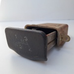 CINZEIRO DE PAINEL de Carro. Item para reposição em automóveis antigos da marca FUSCA. Peça no estado das fotos, sem testes de funcionamento.