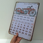 Placa Retro de tema MOTORCYCLE, em metal, Calendário Perpétuo. Medida36x25cm. Peça no estado das fotos.