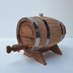 Pequeno BARRIL DE MADEIRA (tonel) para cachaça. Reserva pessoal. Peça no estado das fotos, sem testes de funcionamento.