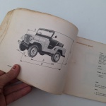 Raro Manual do Proprietário do carro FORD JEEP 1975 . Peça no estado das fotos.