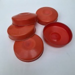 Conjunto de TAMPAS plásticas para BALEIROS de vidro. 5 Peças, cor laranja. Peça no estado das fotos.