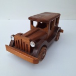 Caprichada MINIATURA DE CALHAMBEQUE, trabalho artesanal em madeira nobre. Peça no estado das fotos.