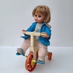 Linda BONECA TIPPY da ESTRELA, item de colecionador. Década de 70 . Peça no estado das fotos, sem testes de funcionamento.