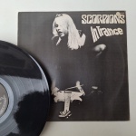 IN TRANCE , LP, Disco de VINIL da banda de ROCK alemã SCORPIONS, 1975. Peça no estado das fotos.