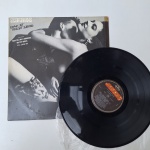 LOVE AT FIRST STING,  LP, Disco de VINIL da banda de ROCK alemã SCORPIONS, 1984. Peça no estado das fotos.