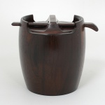 JEAN GILLON para WoodArt - Tabaqueira executado em jacarandá maciço taqueado. Brasil, c. 1960. Apres