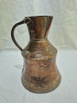 Antiga jarra de água, sucos em cobre. Medindo 23cm de altura.