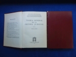 Direito - Teoria general de la prueba judicial (2 Volumes - 3ªEdição) - Autor: Hernando Devis Echandia - Espanhol - Editora: Victor P. de Zavalia - 1976 - Livro 1, Capa dura, 783 pags, capa desbotada, corte do livro e paginas amareladas, exemplar numerado Nº1211, obra sem riscos, formato do livro 16x23 cm.**** Livro 2, Capa dura, 783 pags, capa desbotada, corte do livro e paginas amareladas, exemplar numerado Nº1450, obra sem riscos, formato do livro 16x23 cm.**Esta obra explica a teoria dos juramentos como meio de prova judicial. Discute os diferentes tipos de juramentos (decisivo, suplementar, estimativo), suas origens históricas no direito romano e posterior, e as diversas teorias sobre sua natureza jurídica. A maioria dos autores contemporâneos considera os juramentos como um meio de prova de natureza testemunhal, semelhante a uma confissão, e não como uma transação, como defendiam as teorias anteriores.Esta é uma das obras mais clássicas e influentes do direito processual ibero-americano, é um tratado exaustivo dividido em dois volumes que aborda a teoria, a doutrina e a prática da prova no processo judicial