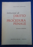 Direito - Istituzioni di Diritto e procedura penale 2ªEdição - Autor: Salvatore Foderaro - Italiano - Editora: Padova - 1975 - Brochura, 278 pags, capa desbotada, capa, corte do livro e paginas amareladas com manchas, com carimbo marca dágua na folha de rosto, obra sem riscos, formato do livro 17x24 cm.