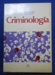 Direito - Criminología - Autor: J. A. Larralde - Português Br - Editora: MZ - 1981 - Brochura, 166 pags, capa desbotada, capa,corte do livro e paginas amareladas, obra sem riscos, formato do livro 13x18 cm.**Este trabalho aborda conceitos criminológicos dentro do contexto da época, sendo um registro importante nos catálogos bibliográficos da América Central e do Sul.