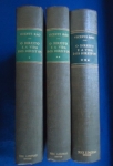 Direito - O Direito e a vida dos direitos 3 Volumes - Autor: Vicente Rão - Português Br - Editora: Max Limonad - 1952 - Tomo 1, 1ºVolume: O direito - Capa dura, 400 pags, corte do livro e paginas amareladas com manchas devido a ação do tempo e a qualidade do papel, algumas paginas com anotações, sublinhados e grifos a caneta, lombada levemente gasta, formato do livro 16x23 cm.***************Tomo 2, 1ºVolume: O Direito - Capa dura, 343 pags, corte do livro e paginas amareladas com manchas devido a ação do tempo e a qualidade do papel, livro em bom estado de conservação, formato do livro 16x23 cm.***********Tomo 3, 2ºVolume: Os direitos - Capa dura, 496 pags, corte do livro e paginas amareladas com manchas devido a ação do tempo e a qualidade do papel, livro em bom estado de conservação, formato do livro 16x23 cm.*** um clássico jurídico brasileiro. A obra aborda a teoria geral do direito, direito positivo, objetivo e subjetivo, com forte cunho filosófico e análise do sistema de direitos e sua aplicação prática. Considerada uma obra de maturidade intelectual, examinando profundamente os fundamentos da relação sujeito-objeto no ordenamento jurídico.A obra de Vicente Ráo é fundamental para o estudo da dogmática jurídica no Brasil, focando intensamente na relação entre as normas (Direito) e sua aplicação na vida concreta (vida dos direitos).