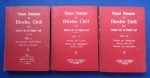 Direito - Manual Elementar de Direito civil 3 Volumes - Autor: Antonio Luiz da Camara Leal - Português Br - Editora: Saraiva & C - 1930 - Livro 1 Capa dura,340 pags, corte do livro e paginas amareladas com manchas devido a ação do tempo e a qualidade do papel, lombada com descascado, capa desbotada, algumas paginas com sublinhados e grifos, formato do livro 13x18 cm.*********Livro 2 Capa dura,312 pags, corte do livro e paginas amareladas com manchas devido a ação do tempo e a qualidade do papel, capa desbotada, obra sem riscos,lombada com mancha, formato do livro 13x18 cm.********Livro 3 Capa dura,320 pags, corte do livro e paginas amareladas com manchas devido a ação do tempo e a qualidade do papel, capa desbotada, obra sem riscos,formato do livro 13x18 cm.** é uma obra didática que reflete a interpretação científica do Código Civil de 1916. Volume 1: Aborda a Introdução (conceitos fundamentais e aplicação das leis), a Parte Geral (pessoas, bens e fatos jurídicos) e o Direito de Família.
 Volume 2: Dedica-se ao Direito das Coisas (posse e propriedade) e inicia o estudo do Direito das Obrigações (teoria geral).
 Volume 3: Finaliza o Direito das Obrigações (contratos e responsabilidade) e trata do Direito das Sucessões