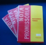 Direito - Nota Promissória: Estudo da lei da doutrina e da jurisprudencia cambial brasileira (7ªEdição Acrescida e atualizada por Osny Duarte Pereira) 3 Volumes - Autor: Magarinos Tôrres - Português Br - Editora: Forense - 1969 - Livro 1 Capa dura com sobre capa, 260 pags, corte do livro e paginas amareladas com manchas devido a ação do tempo e a qualidade do papel,livro em bom estado de conservação sem riscos, formato do livro 17x24 cm.*************Livro 2 Capa dura com sobre capa, 350 pags, corte do livro e paginas amareladas com manchas devido a ação do tempo e a qualidade do papel,livro em bom estado de conservação sem riscos, formato do livro 17x24 cm.*************Livro 3 Capa dura com sobre capa, 277 pags, corte do livro e paginas amareladas com manchas devido a ação do tempo e a qualidade do papel,algumas paginas com sublinhados e grifos, formato do livro 17x24 **é uma obra rara e antiga,Nota Promissória é um tema importante do direito comercial. Nessa obra é tratada com profundidade por um dos maiores juristas que o Brasil já teve no campo do direito cambial. Esse livro é o primeiro na literatura jurídica nacional sobre o assunto.Firmando conceitos básicos, muita coisa é dita em caráter definitivo. a obra Nota Promissória mantenha vivo o espírito que animou a sua criação, constituindo-se, sem dúvida, em um estudo completo e de consulta obrigatória a todos os que se interessam pelo direito cambiário.`