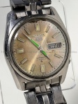 Seiko - Relógio 5 Automatic - 6119 7103 - Funcionando - 38mm. Atenção! Os Relógios estão no estado de conservação USADO e não NOVO, portanto podem precisar de revisão ou restauro e podem conter vícios ou defeitos ocultos não mencionados na descrição ou fotos, o funcionamento descrito é apenas sobre a função relógio, questione todas suas dúvidas antes de efetuar os lances, eles são IRREVOGÁVEIS e IRRETRATÁVEIS! Leia os Termos e Condições e a caixa de informações do leilão em Home no site GOLD.LEL.BR dando ênfase nas Informações Importantes, ao efetuar o lance o arrematante concorda com Datas, Prazos e Regras da casa de leilões É Old but Gold. MUITA ATENÇÃO AS FOTOS, solicitações de mais fotos ou dúvidas devem ser enviadas pelo Whatsapp 11 9 8877 2582.