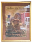 QUADRO, uma (1) reprodução representando cena alusiva aos Vinhos do Porto, com inscrição Vinhos do Porto na parte superior e Adriano Ramos Pinto & Irmão na parte inferior. Peça sob vidro com moldura em madeira com patina dourada, medindo 87x66cm.