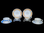 TERMO-REY ®, quatro (4) xícaras para café com seus respectivos pires confeccionados em vidro opalinado, sendo 2 modelos GRAVATINHA e duas com elementos florais na tonalidade azul, medindo 4,5x9x7cm.
