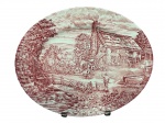 WOOD & SONS (Inglaterra), uma (1) travessa oval confeccionada em faiança inglesa na tonalidade branca, modelo THE POST HOUSE, decorado por cena de carruagem na tonalidade rosa, medindo 30x25cm.