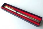Vintage Luxo Super Fashion, Caneta Tinteiro em Ouro e Prata da Pierre Cardin, Original, Contrastada 925 e Pena Ouro 750 18k, medindo 13,7cm. Tampa de pressão. Corpo de rosca. Refil de cartucho vazio, modelo universal. 