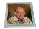 DISCOS DE VINIL, um (1) álbum com quatro discos de Vinicius de Moraes, intitulado A Mulher, o Amor, o Sorriso e a Flor, acondicionado em capa/estojo ilustrado com retrato do artista. Peça de interesse para colecionadores de música popular brasileira, não testado e sem garantia de funcionamento.