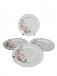 PORCELANAS, seis (6) pratos para sobremesa confeccionados em porcelana na tonalidade branca com pintura de flores e folhagens em policromia, medindo 19cm.