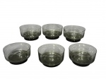 VIDROS, seis (6) recipientes para sobremesa confeccionados em vidro na tonalidade fumê, medindo 9x12cm.