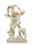 ESCULTURA, uma (1) escultura confeccionada em resina marmorizada representando Diana, a Caçadora, apresenta quebras, vide foto, medindo 24x13,5cm.