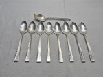 Jogo de 9 garfos de sobremesa em prata 90 Rogers. Medindo 15,5cm de comprimento.