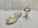 Lote de petisqueira e 12 espetos de petisco com suporte em prata 90 Wolff. Medindo a petisqueira 24cm x 8cm.