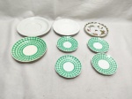 Lote de 8 pires diversos em porcelana, sendo 4 de café e 4 de chá. Medindo o maior 17cm de diâmetro.