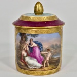 Royal Vienna - Rara xícara de chocolate com tampa, marca no fundo de uma das mais importante fábrica