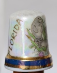 Dedal Vintage Flórida Souvenir - Porcelana Iridescente e Peixe-Boi