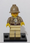 Professor Archibald Q. Hale, o líder da expedição na linha LEGO Pharaoh's Quest, lançada originalmente em 2011.Este personagem é destaque no conjunto 7327 - Scorpion Pyramid e é responsável por descobrir a lenda de Amset-Ra