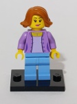 Mãe (Mom) ou Ann McCloud, uma personagem recorrente na linha LEGO City.Lançada originalmente em 2016 como parte do conjunto 60134 - Fun in the Park - City People Pack. Ela também aparece em outros conjuntos de LEGO City e na série animada LEGO City Adventures.