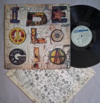 LP CAZUZA - IDEOLOGIA C/ ENCARTE // CAPA CONFORME FOTOS // DISCO EM MUITO BOM ESTADO // PODE CONTER RISCOS QUE CAUSAM CHIADOS, RUÍDOS OU PULOS