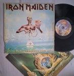 LP IRON MAIDEN - SEVENTH SON OF A SEVENTH SON C/ ENCARTE // CAPA CONFORME FOTOS // DISCO COM MARCAS // PODE CONTER RISCOS QUE CAUSAM CHIADOS, RUÍDOS OU PULOS