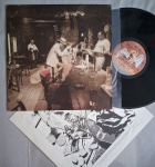 LP LED ZEPPELIN - IN THROUGH THE OUT DOOR C/ ENCARTE // CAPA CONFORME FOTOS // DISCO EM MUITO BOM ESTADO // PODE CONTER RISCOS QUE CAUSAM CHIADOS, RUÍDOS OU PULOS