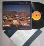 LP PINK FLOYD - A MOMENTARY LAPSE OF REASON CAPA DUPLA C/ ENCARTE // CAPA CONFORME FOTOS // DISCO EM MUITO BOM ESTADO // PODE CONTER RISCOS QUE CAUSAM CHIADOS, RUÍDOS OU PULOS