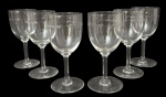 Conjunto com 6 taças em cristal transparente, bojo arredondado e lapidação discreta, adequadas para vinho ou água. Peças elegantes para mesa posta. mede 16,5 cm.