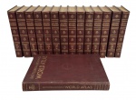 Enciclopédia Britânica  World Atlas (edição original, séc. XX)Parte de conjunto de14  volumes da Encyclopaedia Britannica, com atlas mundial encadernado em couro, mapas políticos e físicos coloridos, índices e glossários. Publicação impressa nos EUA, com direitos autorais entre 1942 e 1960. Obra de referência clássica, de grande valor histórico, cartográfico e decorativo. Estado de conservação compatível com a época. Medida do maior 38 x 28,5 cm.
