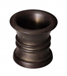 Pequena base de pilão em bronze - 03x03 cm.
