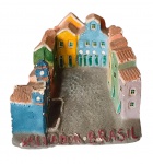 SALVADOR - Decorativo em cerâmica pintada - 06x08x07 cm - com pequenos bicados e um lasca na ponta