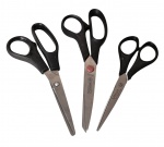 Lote composto por 3 tesouras em inox com cabo em plástico - sendo 1 Tramontina 19x07 cm - 1 Mundial 21x07 cm - e 1 Maped 17x06 cm.